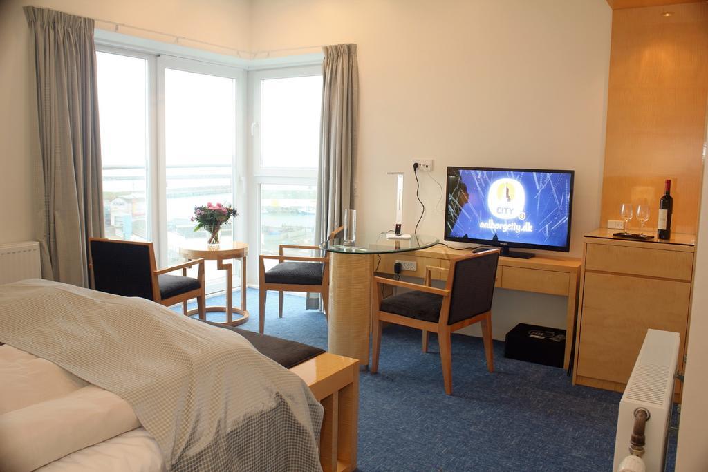 Seafront Hotel Hirtshals Rum bild